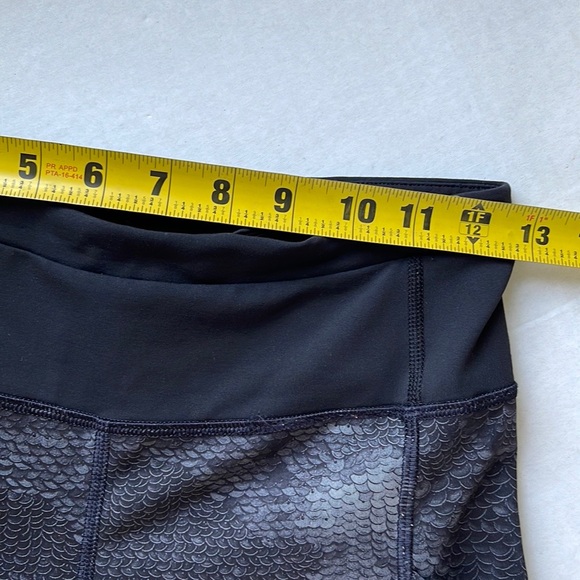 Lululemon Speed Tight II Full On Luxtreme Sequin Snake Slate Black Size 4 - Picture 14 of 16